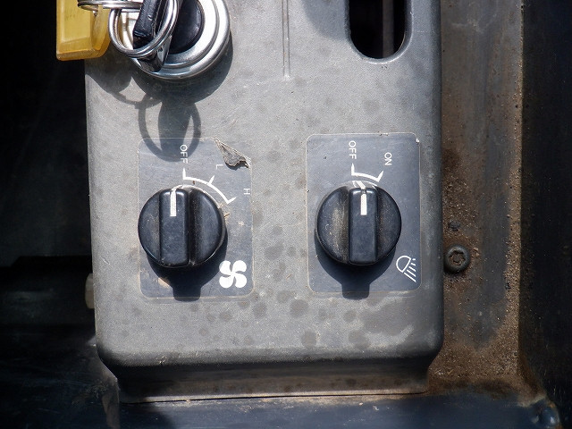 KOMATSU　/　PC03-1