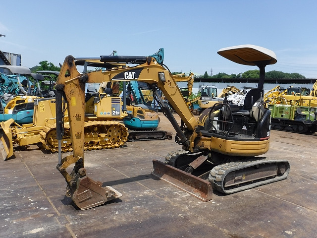 KOMATSU　/　PC03-1