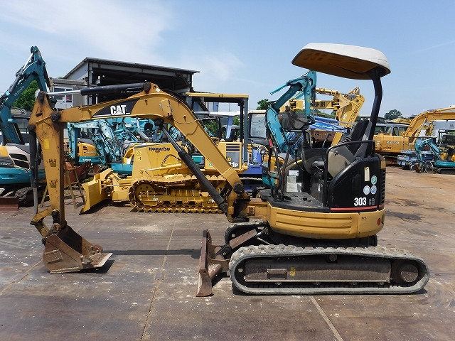 KOMATSU　/　PC03-1