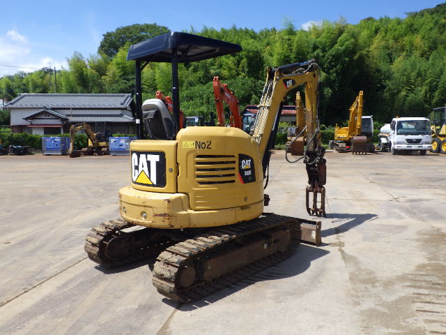 KOMATSU　/　PC03-1