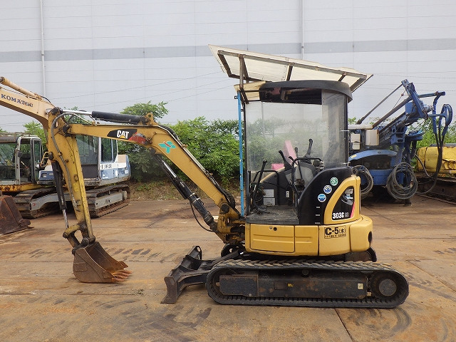 KOMATSU　/　PC03-1
