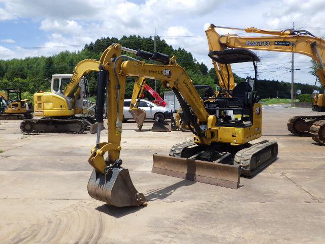 KOMATSU　/　PC03-1