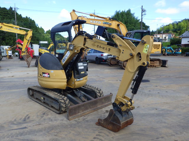 KOMATSU　/　PC03-1