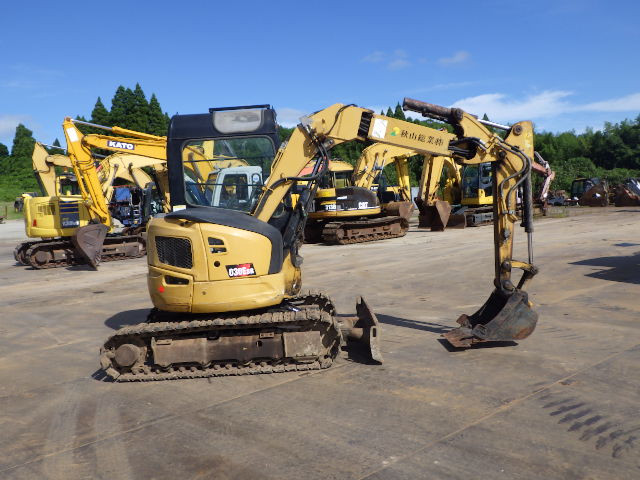 KOMATSU　/　PC03-1