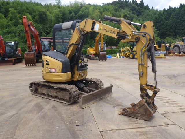 KOMATSU　/　PC03-1