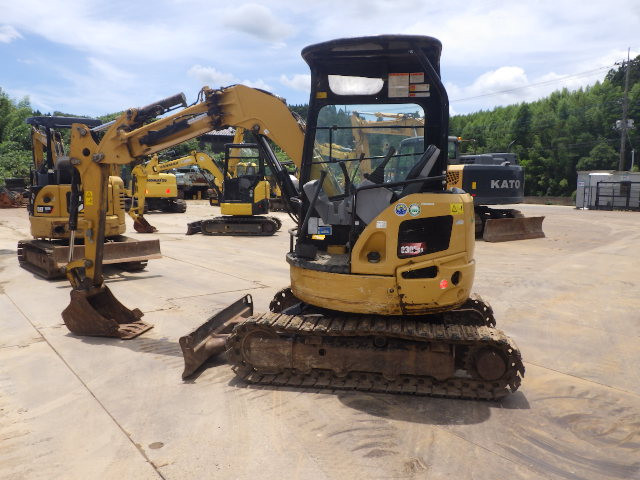 KOMATSU　/　PC03-1